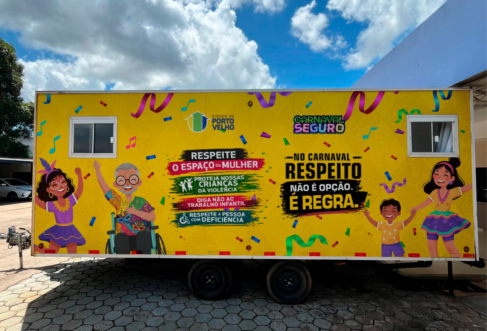 Van de Acolhimento atua como unidade móvel de suporte social e clínico